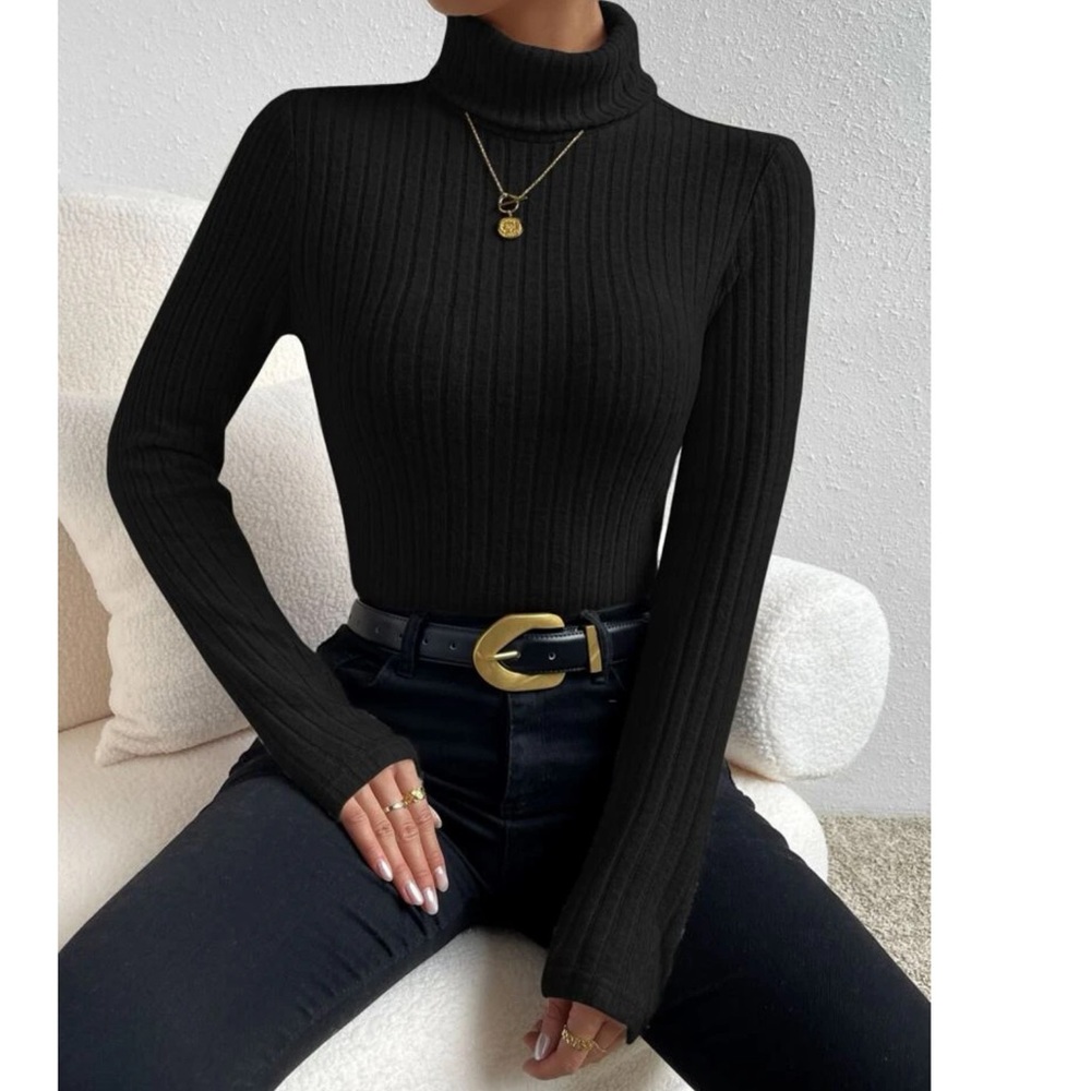 Turtle Neck Knit Top ❤️